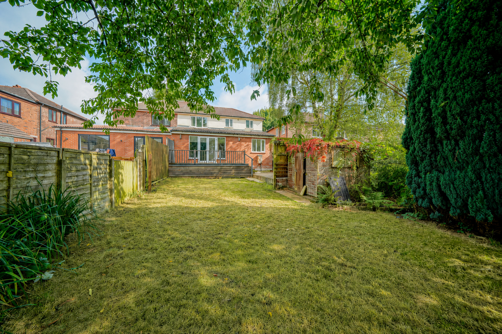 Property photo 2 of 27