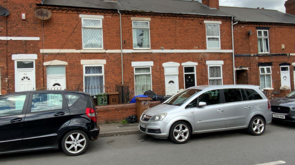 Property photo 2 of 7 Front