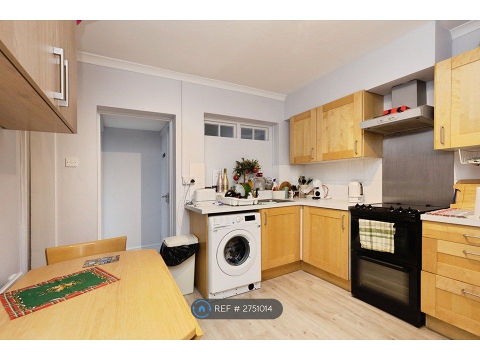 Property photo 1 of 31 Kitchen