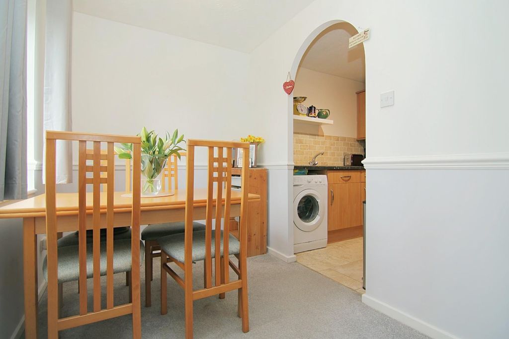 Property photo 3 of 14 Dining