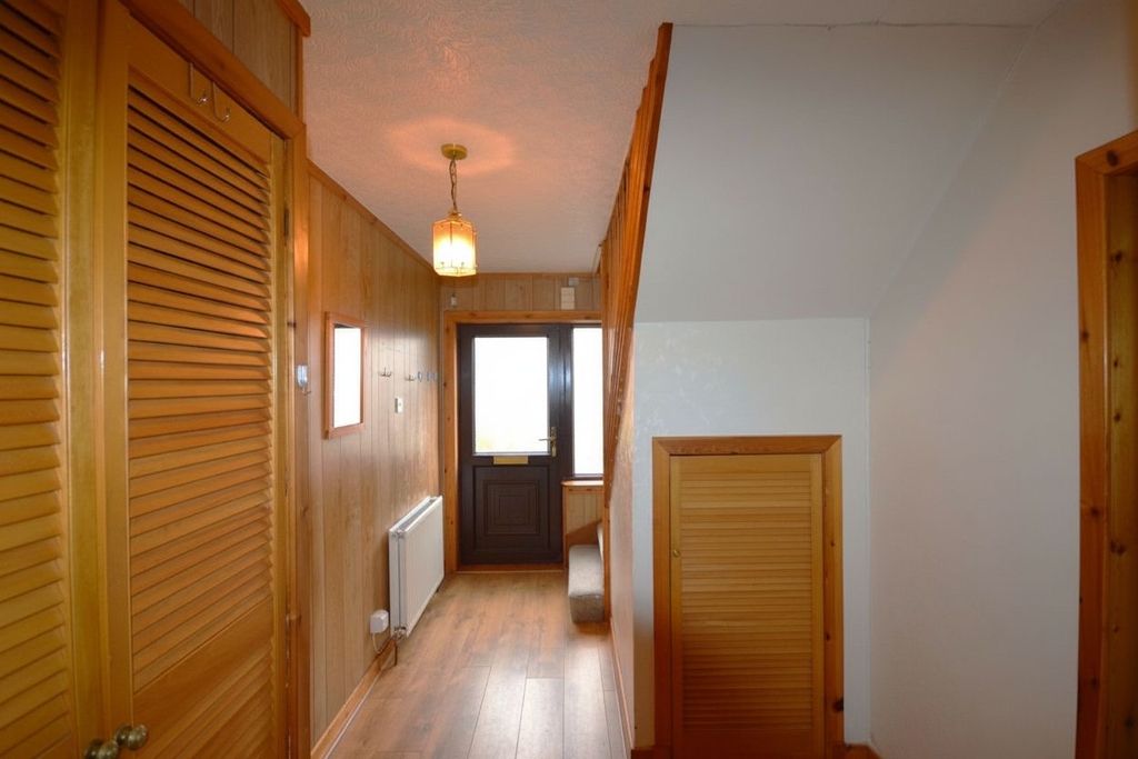 Property photo 2 of 36