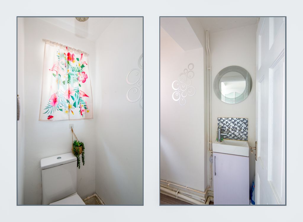 Property photo 2 of 17 Cloakroom