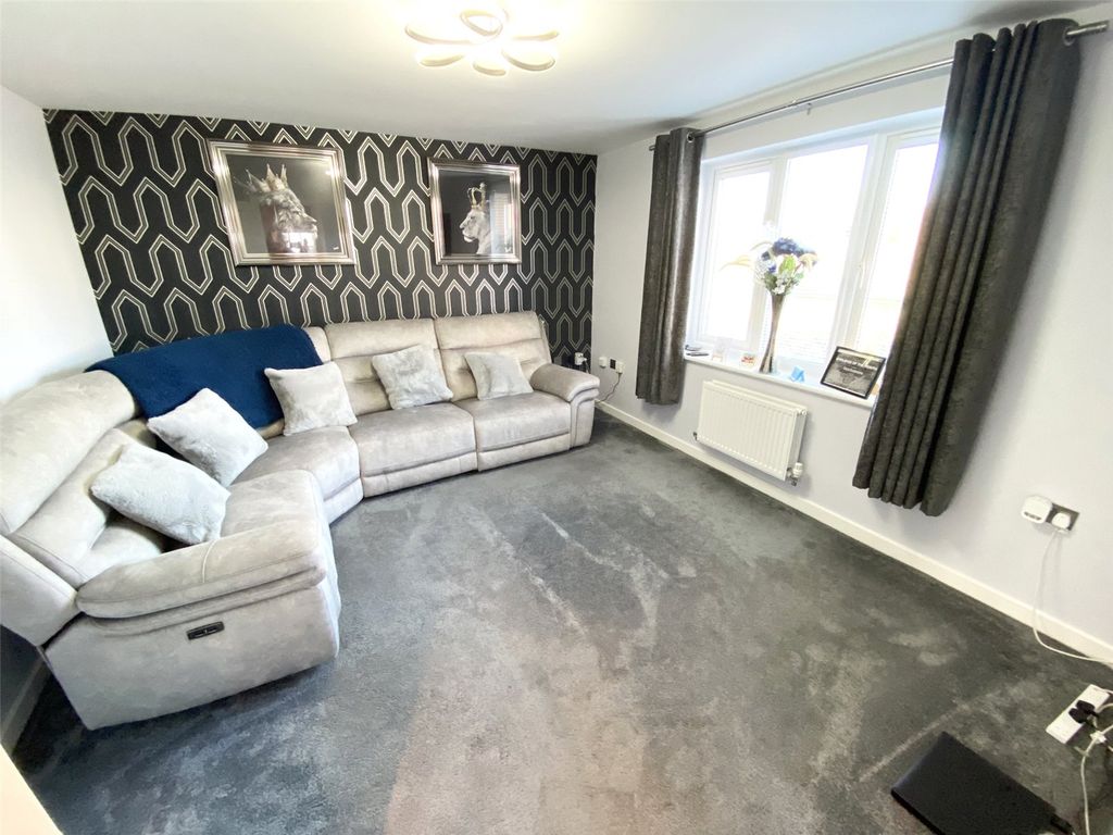 Property photo 3 of 24 Picture No. 11