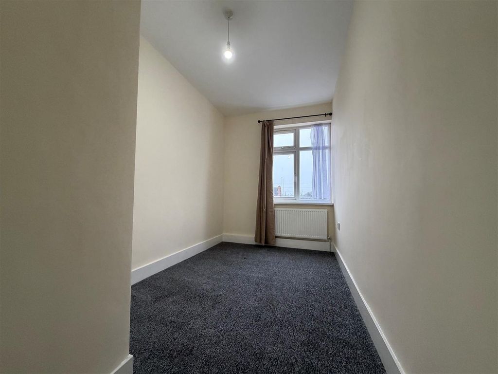 Property photo 3 of 9 8.Jpg