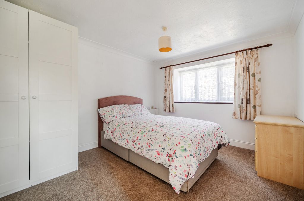Property photo 3 of 8 1433792-11-69Bbfc...
