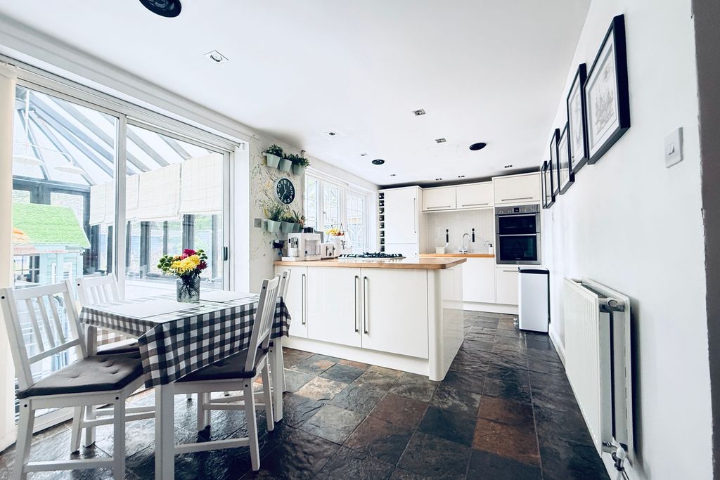 Property photo 2 of 18 Picture 2