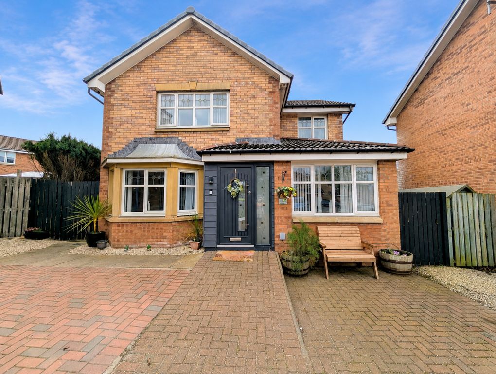 Property photo 1 of 32