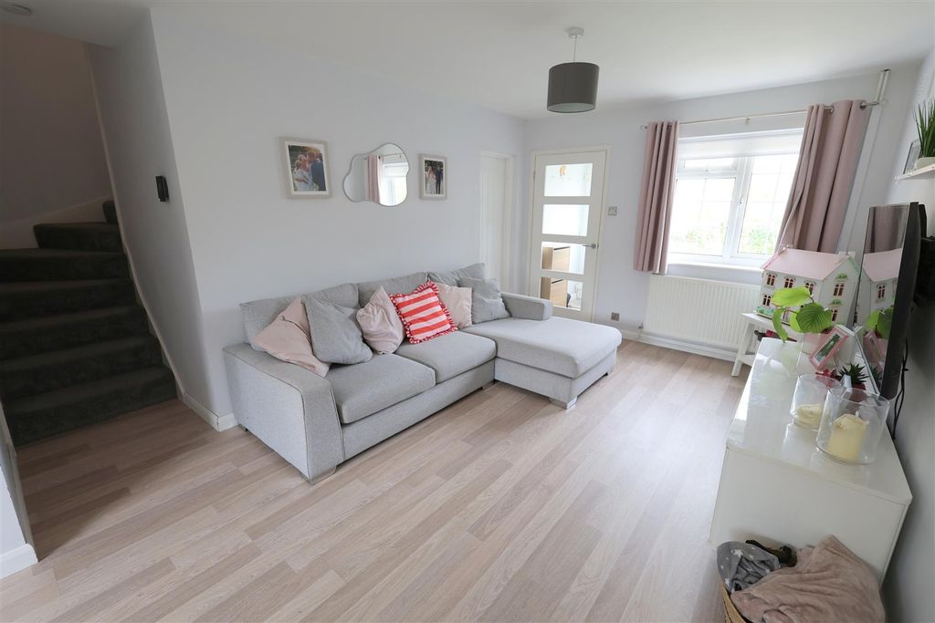 Property photo 2 of 28 CD Lounge Area i.Jpg