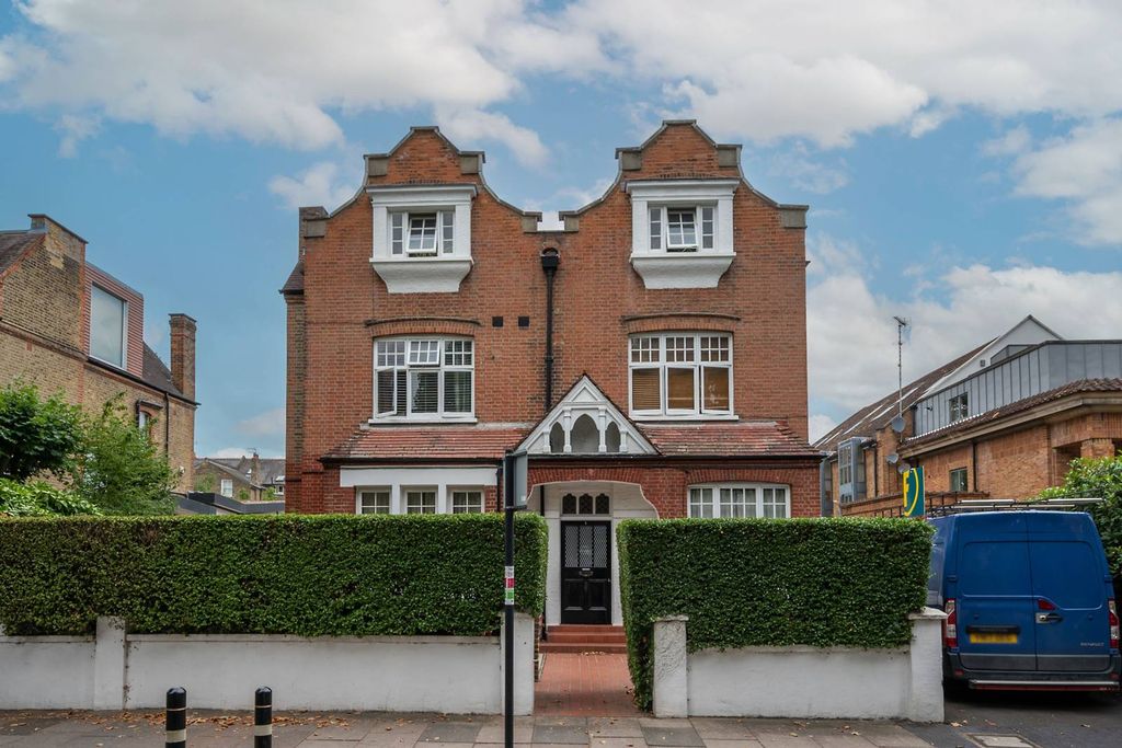 Property photo 1 of 8