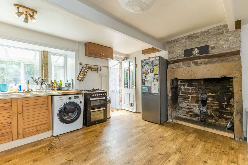 Property photo 2 of 19 Dining Kitchen