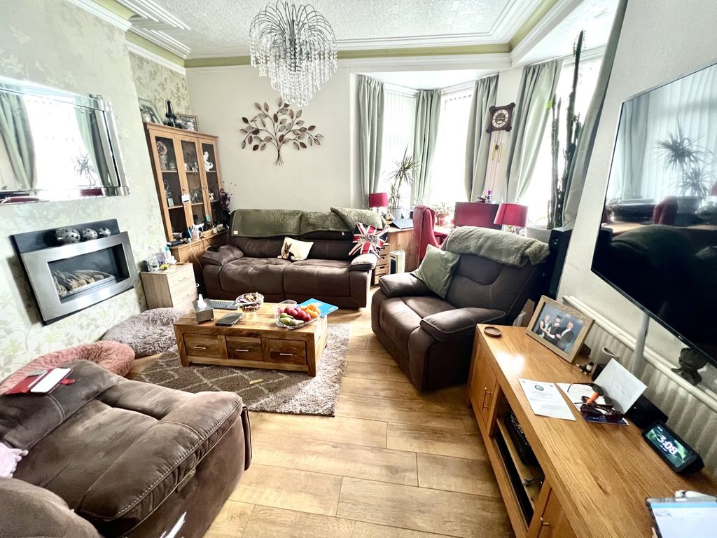 Property photo 2 of 10 66355Ea4-Fe7D-4C41-A09A-0Ea4F4701F34