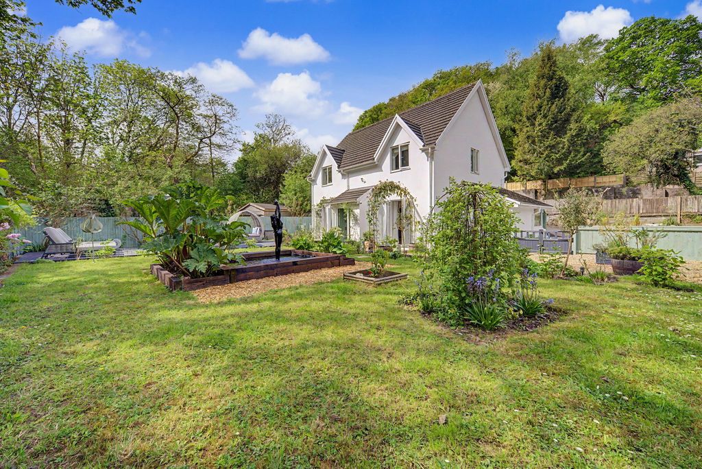 Property photo 1 of 53