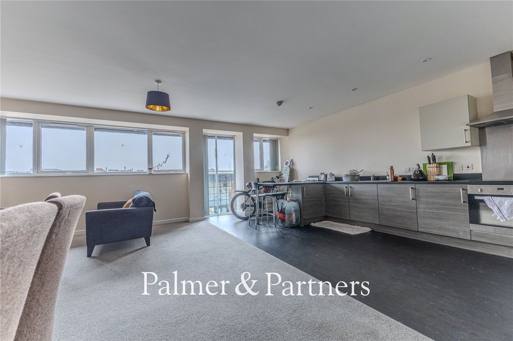 Property photo 2 of 20 Picture No. 11