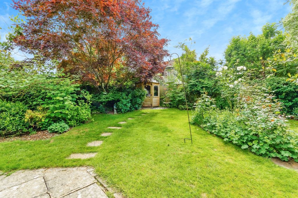 Property photo 2 of 17 Photo
