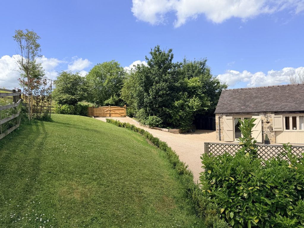 Property photo 2 of 44