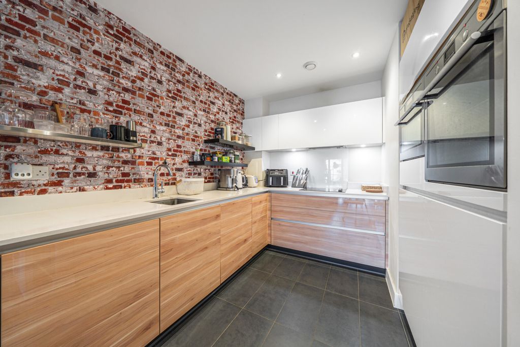 Property photo 2 of 17 Kitchen