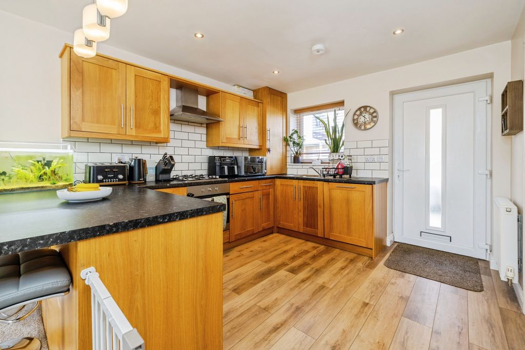 Property photo 2 of 15 Kitchen