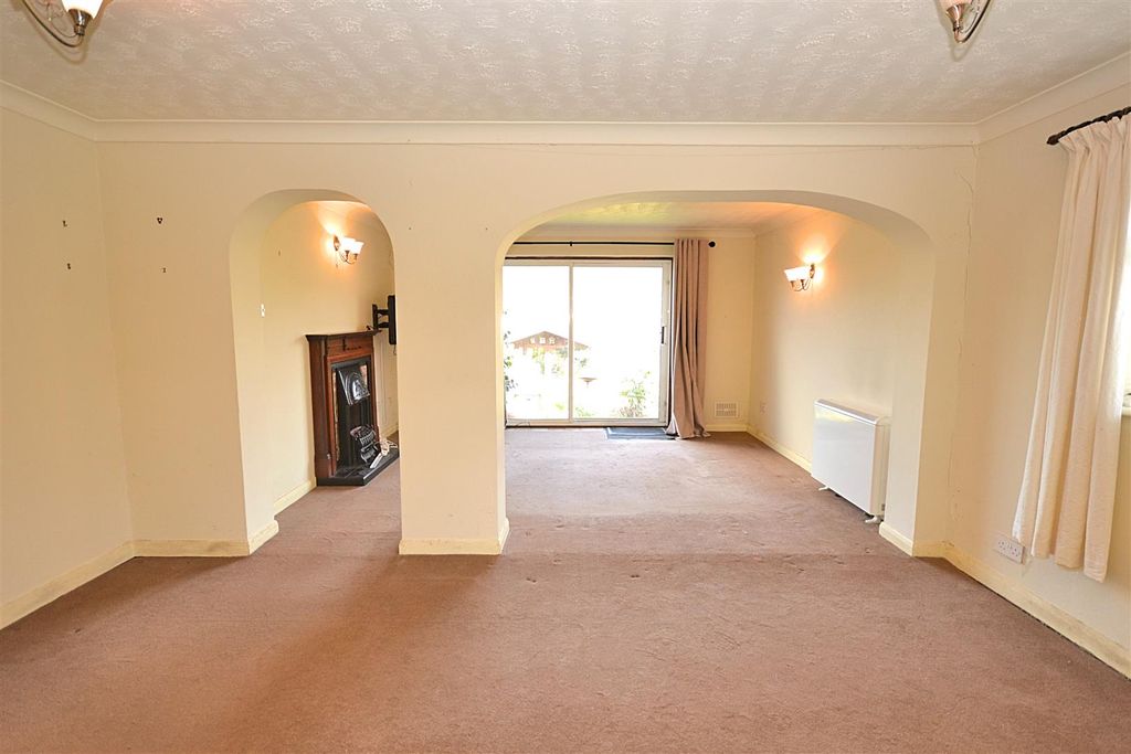 Property photo 2 of 26 58.Png