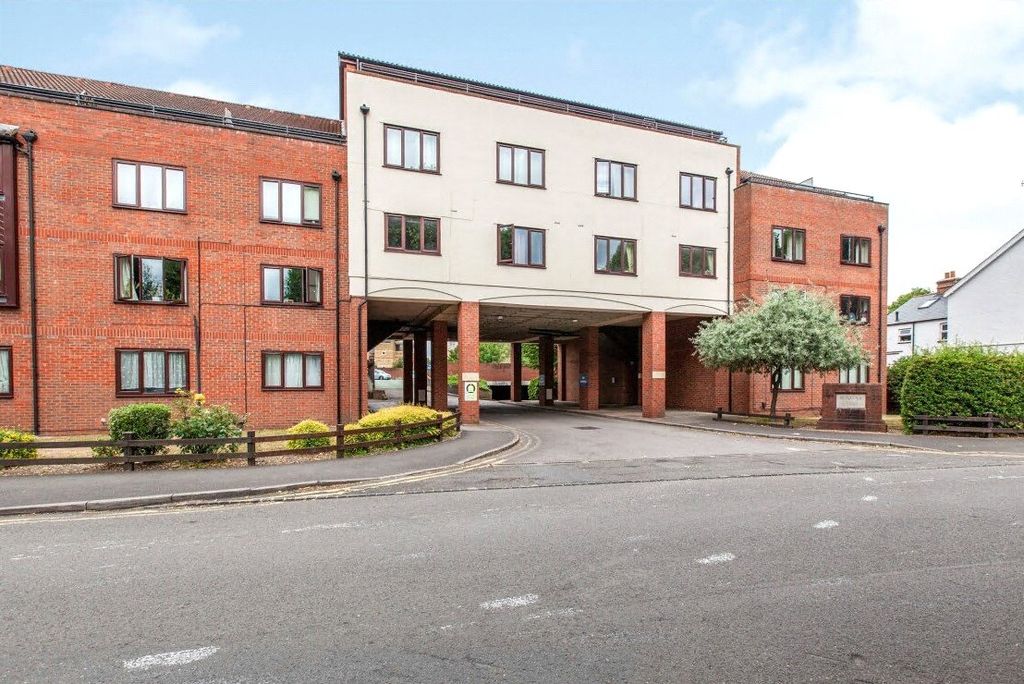 Property photo 1 of 7 Exterior