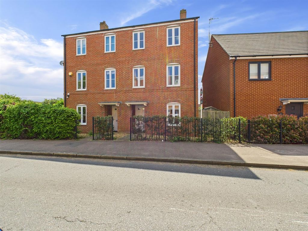 Property photo 1 of 16 Cam04907G0-Pr0179-Still020.Jpg