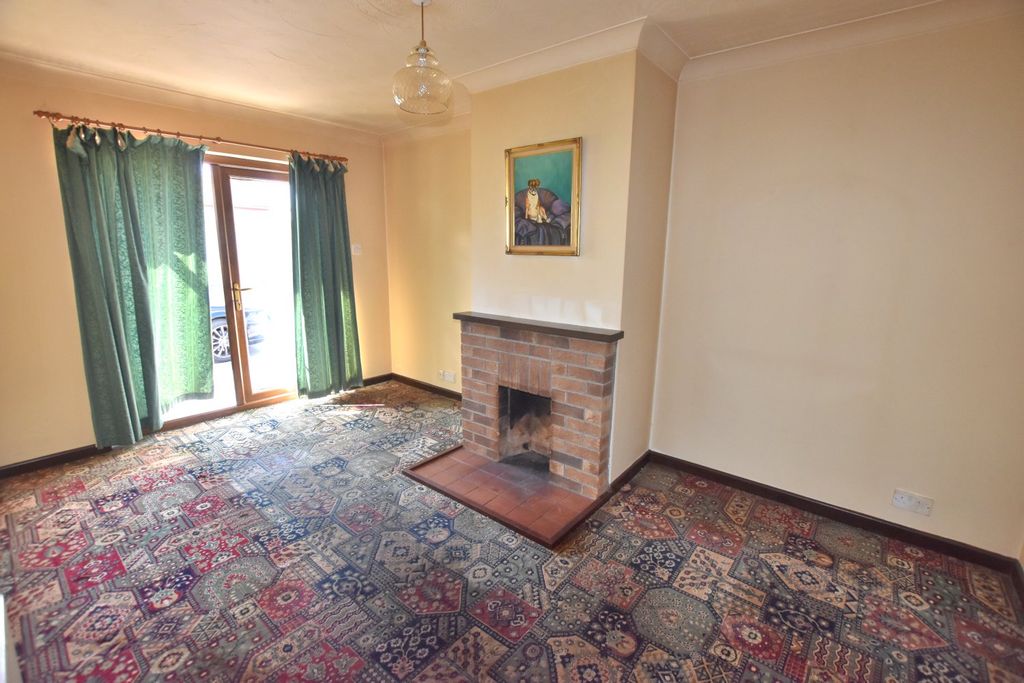 Property photo 3 of 11