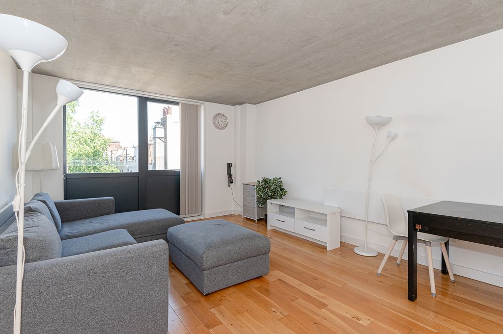 Property photo 1 of 12