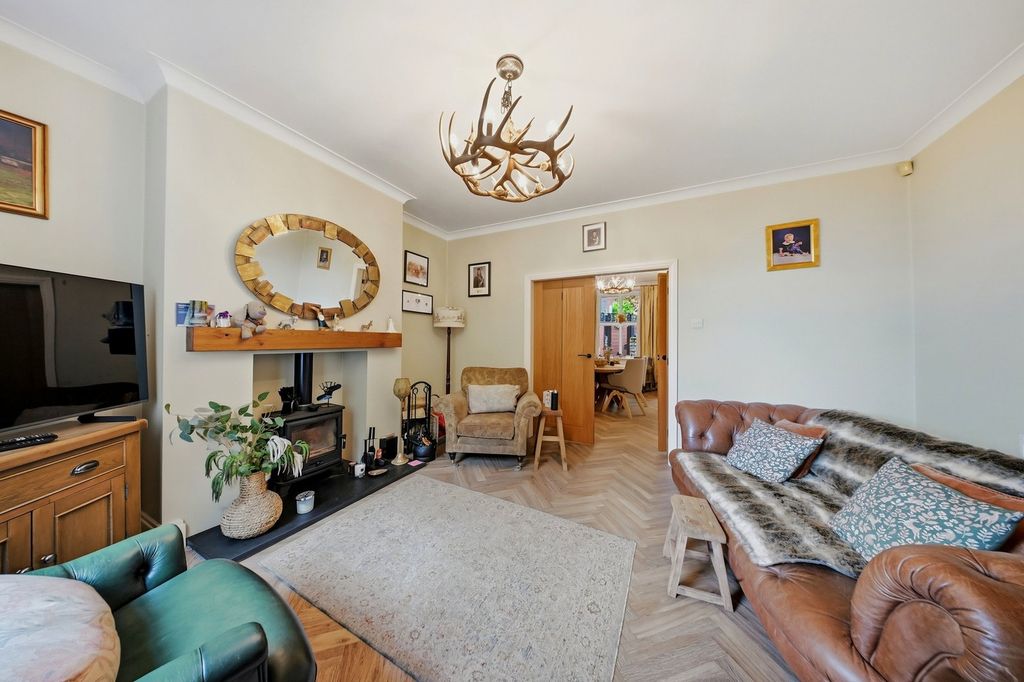 Property photo 3 of 29