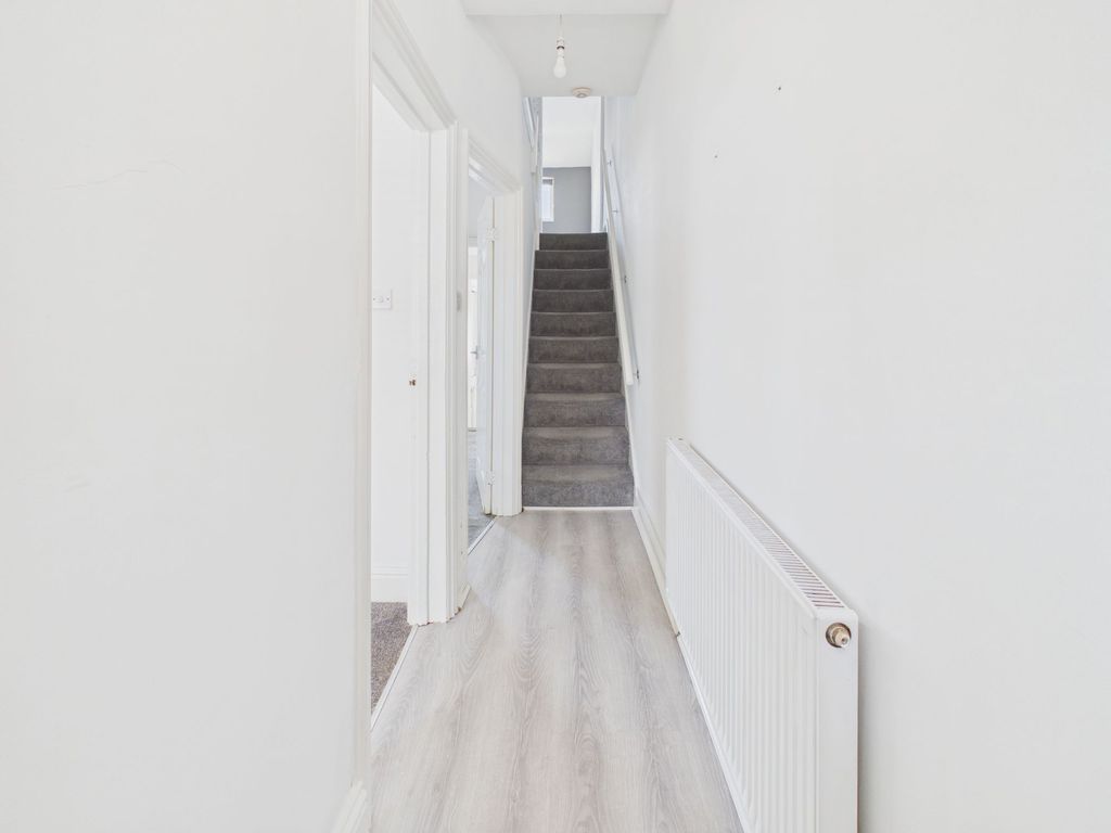 Property photo 3 of 25 Hallway