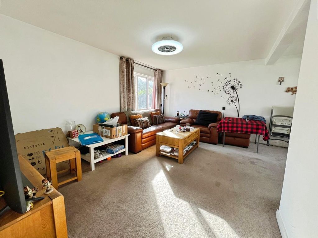 Property photo 3 of 14 522Ef90B-Img_1039.Jpeg