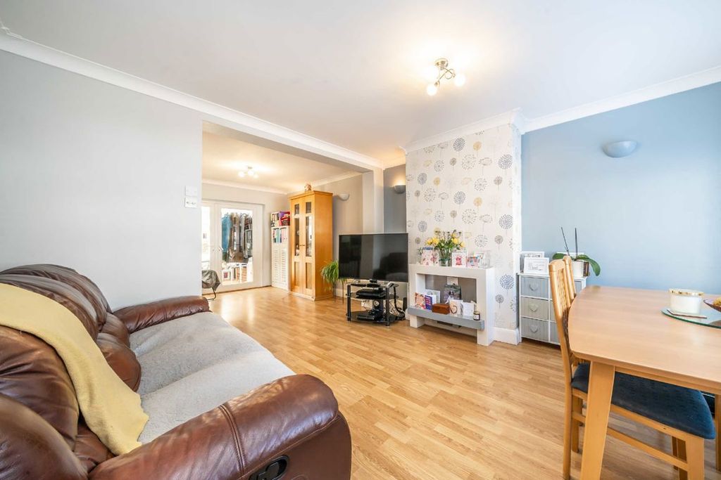 Property photo 2 of 7