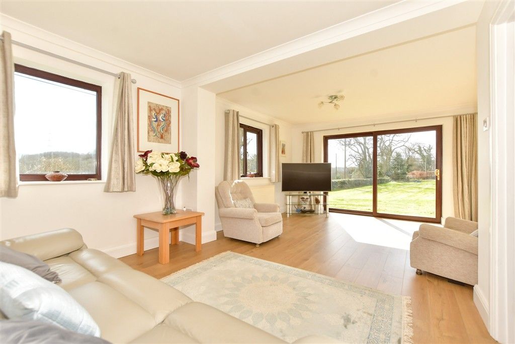 Property photo 3 of 19 Sitting Room