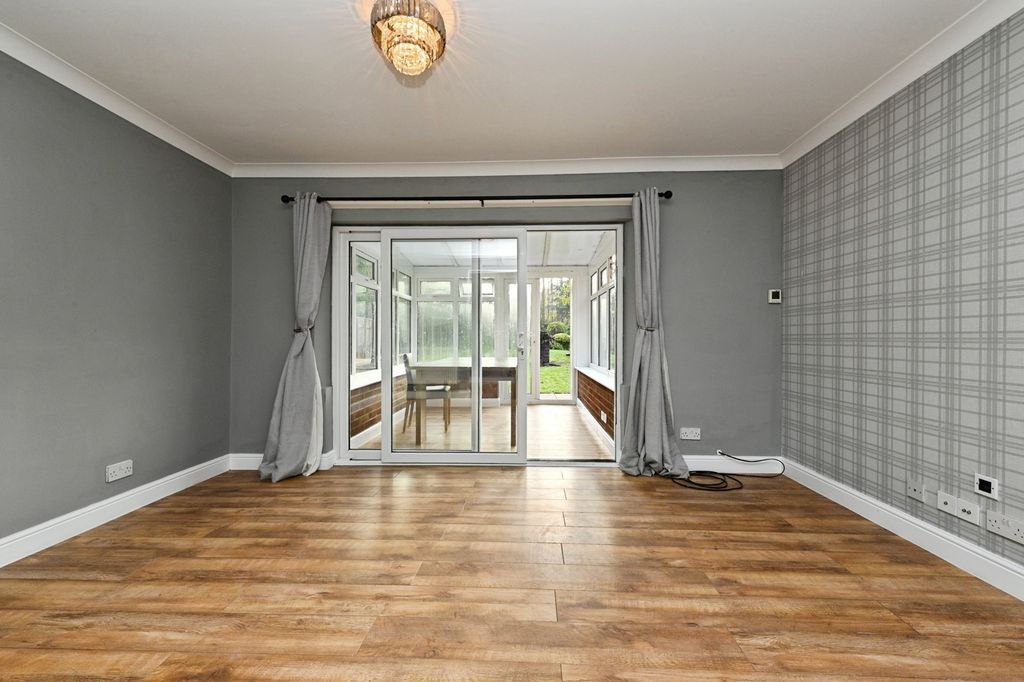 Property photo 3 of 17 Photo