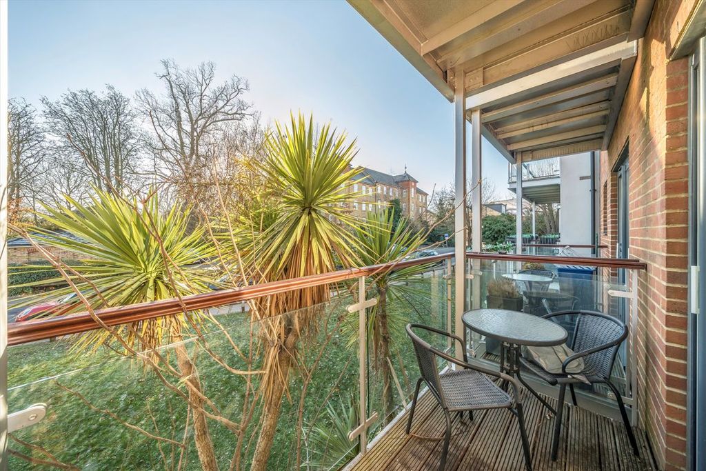 Property photo 3 of 6