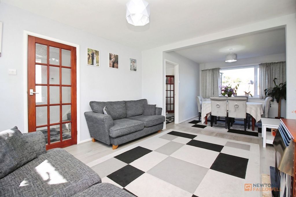 Property photo 3 of 23