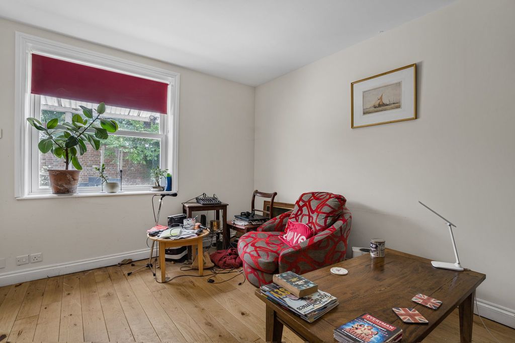 Property photo 3 of 14