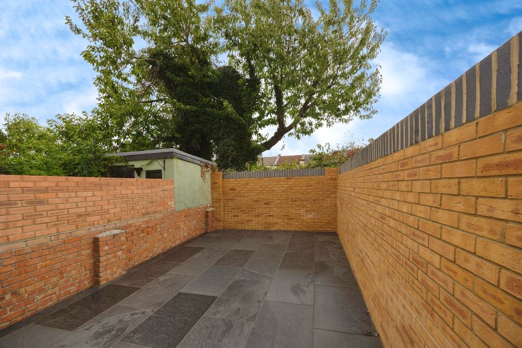 Property photo 3 of 15