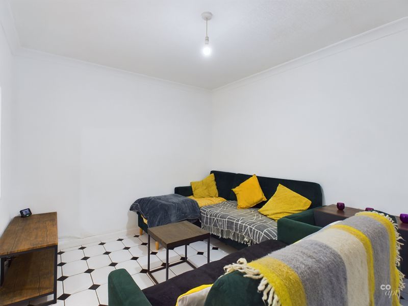 Property photo 2 of 13 Photo 3