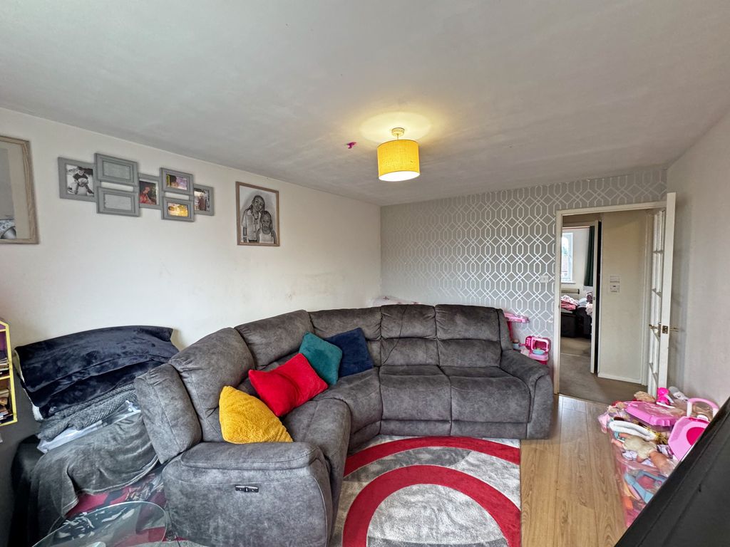 Property photo 3 of 11