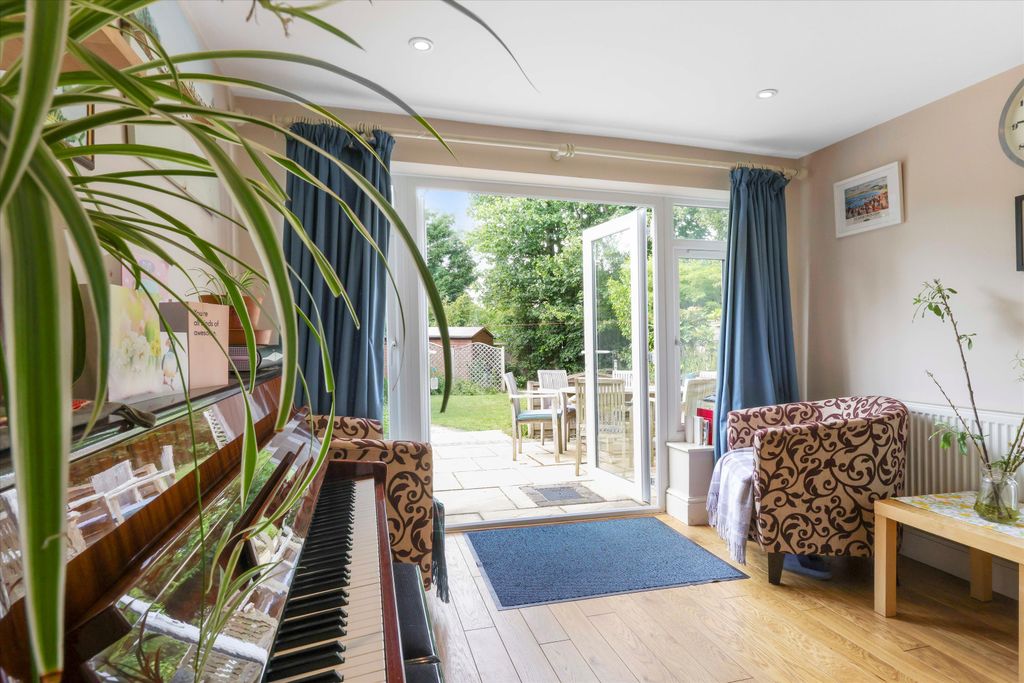 Property photo 3 of 18 Image