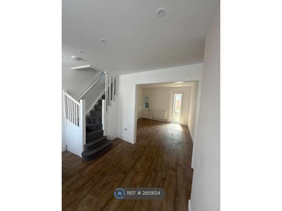 Property photo 2 of 19 Lounge/Dining Room