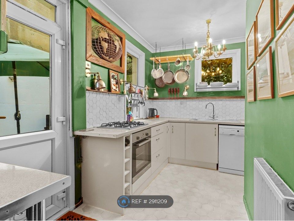 Property photo 3 of 26 Kitchen
