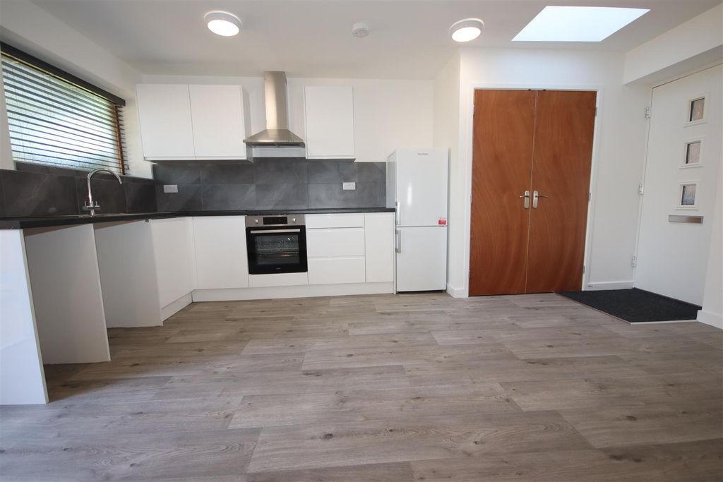 Property photo 2 of 8 Img_8737.Jpg