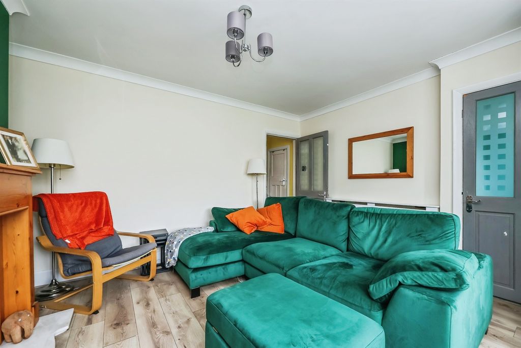 Property photo 3 of 17