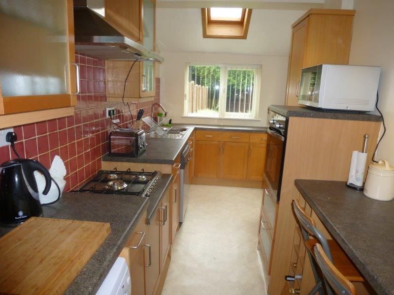 Property photo 3 of 7 Kitchen