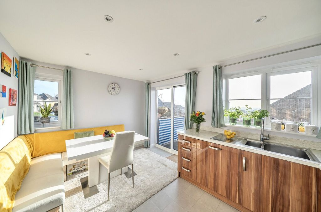 Property photo 2 of 22 Kitchen/Dining Room