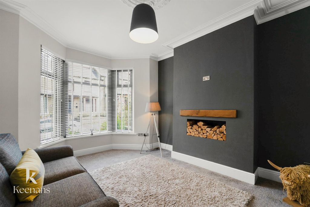 Property photo 2 of 37