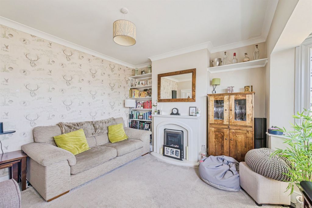 Property photo 2 of 19