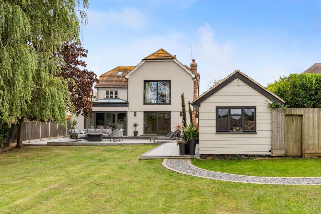 Property photo 2 of 63