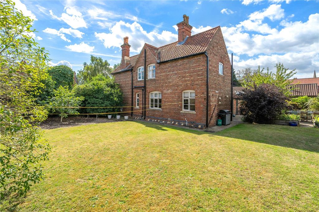 Property photo 3 of 22 Picture No. 06