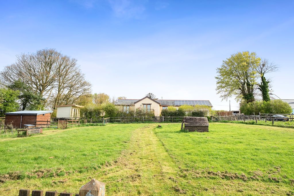 Property photo 3 of 23